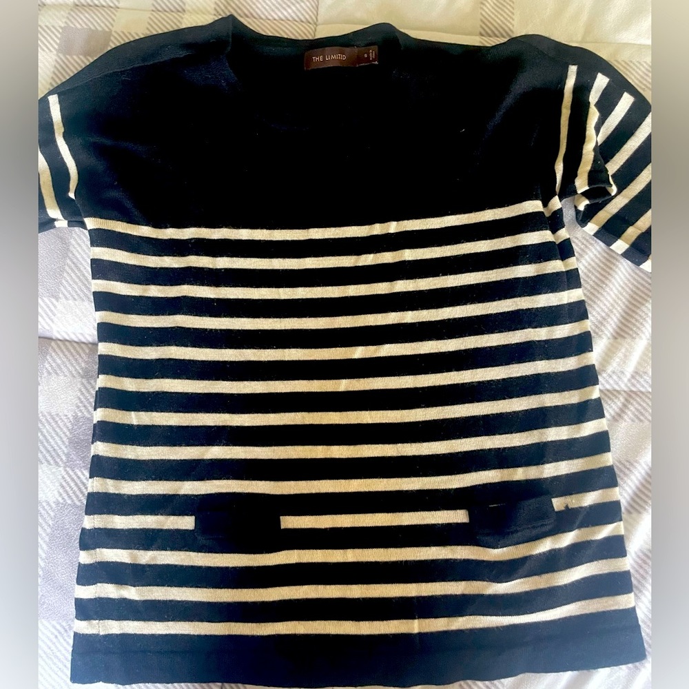 Size small brand limited light sweater gently used